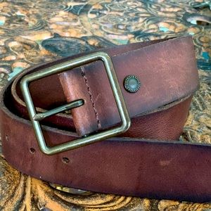 American Eagle Distressed Brown Thick Leather Grain Belt Size M 32-34